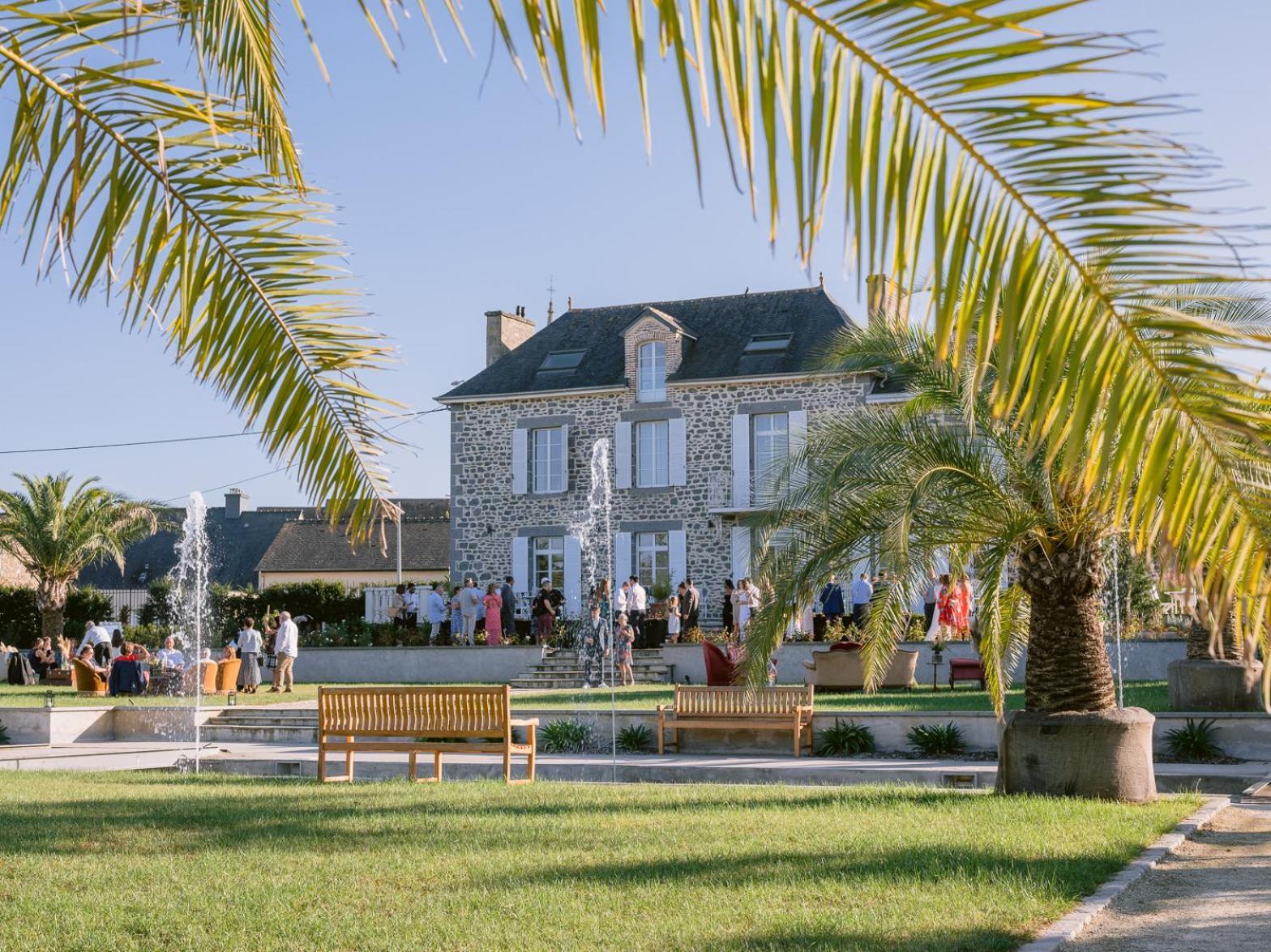 Domaine Les Jardins Darsene Bed & Breakfast Tinteniac Exterior photo